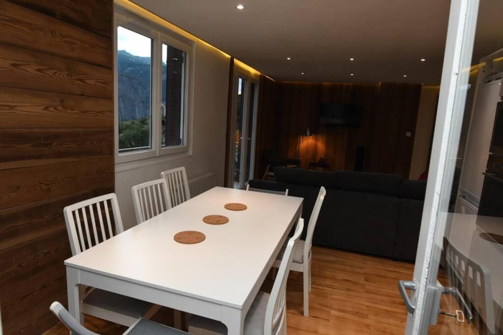 Logement Renove Avec Vue Panoramique La Saussaz Exterior photo